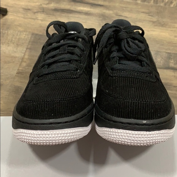 lv8 black and white nike